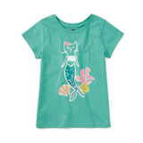MERKITTY GRAPHIC TEE
